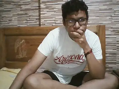 Snapshot of kiol45ty chatting on August 6, 2026, 1:00 am kiol45ty online show from August 6, 2026, 1:00 am