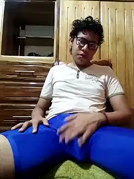 Snapshot of kiol45ty chatting on September 12, 2025, 5:24 pm kiol45ty online show from September 12, 2025, 5:24 pm
