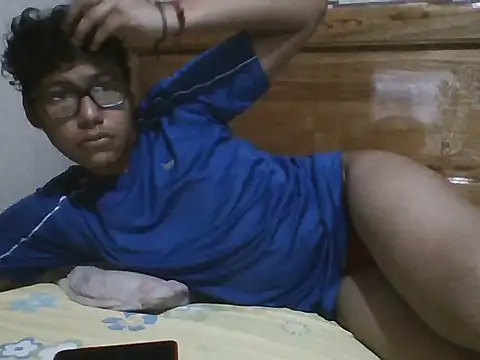 Snapshot of kiol45ty chatting on July 29, 2026, 9:47 pm kiol45ty online show from July 29, 2026, 9:47 pm
