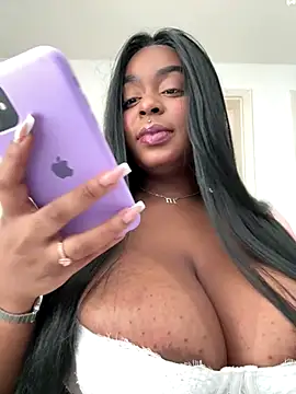 latinababyy online show from October 12, 2025, 5:25 pm