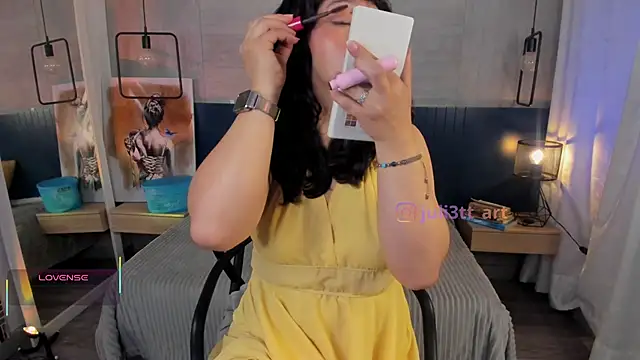  julietta online show from June 18, 2026, 1:05 pm