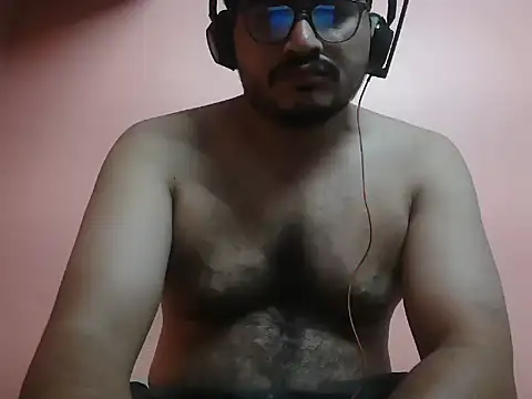 Snapshot of naughtymike0007 chatting on June 23, 2026, 5:44 pm naughtymike0007 online show from June 23, 2026, 5:44 pm