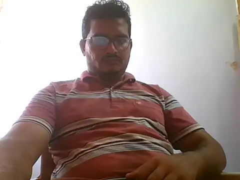 Snapshot of naughtymike0007 chatting on June 12, 2026, 4:43 am naughtymike0007 online show from June 12, 2026, 4:43 am