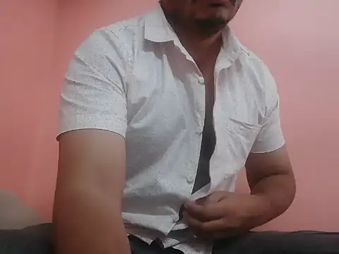 Snapshot of naughtymike0007 chatting on August 3, 2026, 3:58 am naughtymike0007 online show from August 3, 2026, 3:58 am