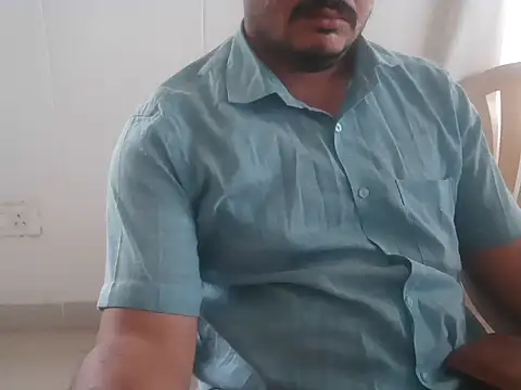 Snapshot of naughtymike0007 chatting on August 6, 2026, 9:59 am naughtymike0007 online show from August 6, 2026, 9:59 am