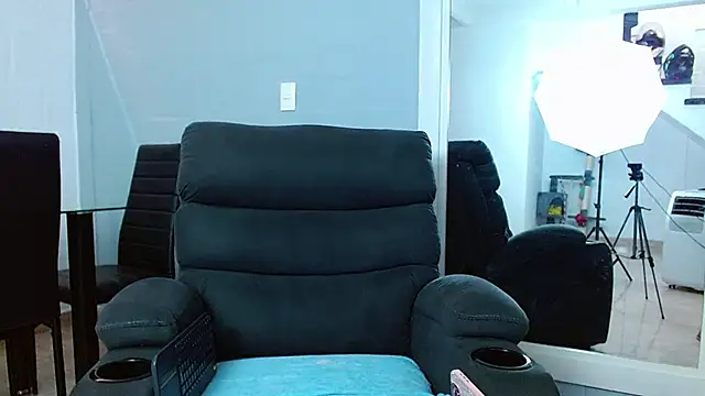 rousebonnett online show from January 23, 2025, 4:15 pm