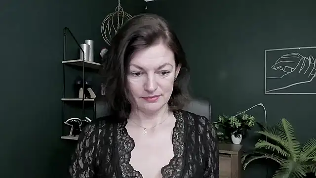 VivianWILD online show from April 27, 2026, 6:33 am