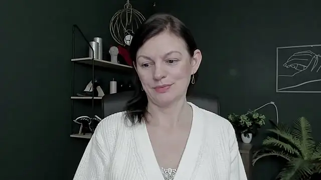 Snapshot of VivianWILD chatting on March 23, 2026, 6:46 am VivianWILD online show from March 23, 2026, 6:46 am