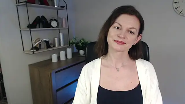 VivianWILD online show from February 14, 2025, 2:12 pm