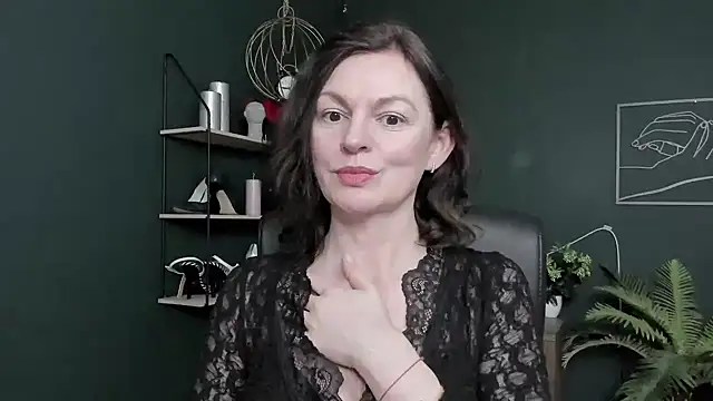 Snapshot of VivianWILD chatting on March 17, 2026, 7:11 am VivianWILD online show from March 17, 2026, 7:11 am