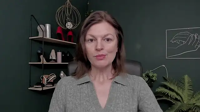 Snapshot of VivianWILD chatting on December 3, 2025, 6:57 am VivianWILD online show from December 3, 2025, 6:57 am