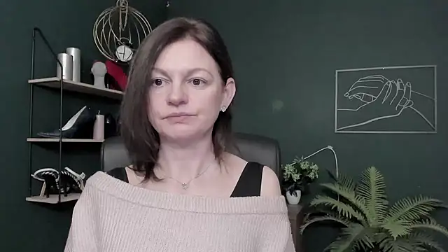 Snapshot of VivianWILD chatting on February 6, 2026, 6:53 am VivianWILD online show from February 6, 2026, 6:53 am