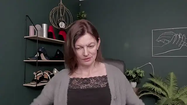 Snapshot of VivianWILD chatting on November 24, 2025, 8:03 am VivianWILD online show from November 24, 2025, 8:03 am