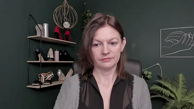 Snapshot of VivianWILD chatting on November 28, 2025, 7:41 am VivianWILD online show from November 28, 2025, 7:41 am