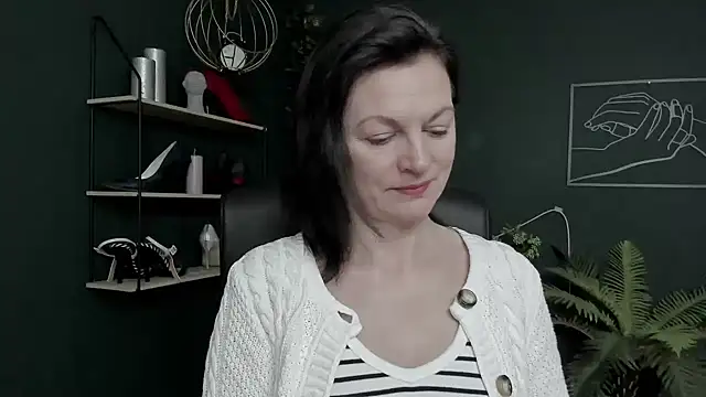 Snapshot of VivianWILD chatting on February 25, 2026, 7:52 am VivianWILD online show from February 25, 2026, 7:52 am