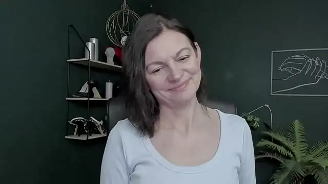 Snapshot of VivianWILD chatting on March 11, 2026, 6:51 am VivianWILD online show from March 11, 2026, 6:51 am