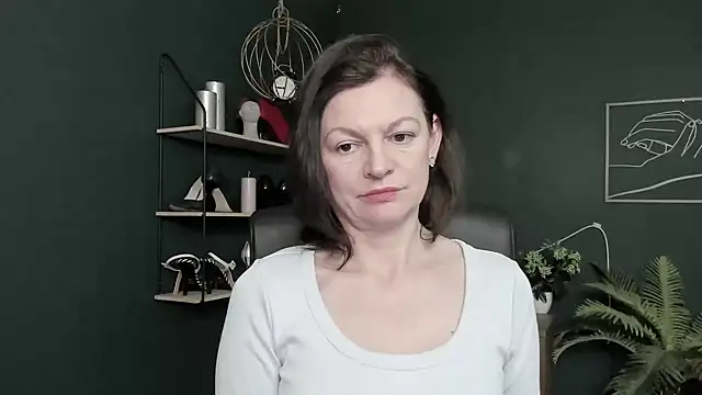 Snapshot of VivianWILD chatting on March 19, 2026, 7:19 am VivianWILD online show from March 19, 2026, 7:19 am