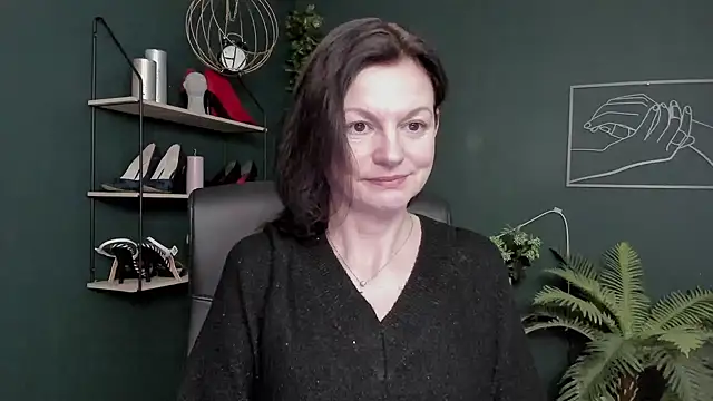 Snapshot of VivianWILD chatting on March 4, 2026, 6:54 am VivianWILD online show from March 4, 2026, 6:54 am