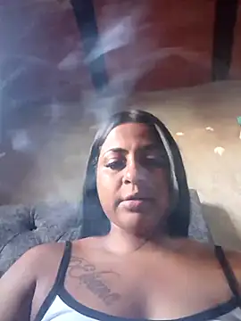 Giselabrunette25 online show from May 3, 2026, 10:02 pm