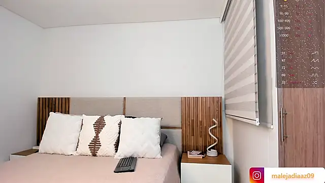 MalejaDiaz  online show from April 30, 2026, 2:46 pm