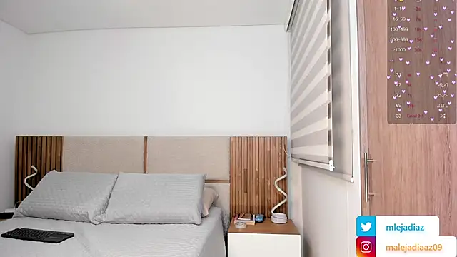 MalejaDiaz  online show from October 15, 2025, 7:00 pm