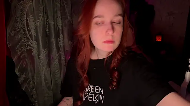 Snapshot of pearl_princess_ chatting on February 11, 2026, 12:10 am pearl princess online show from February 11, 2026, 12:10 am