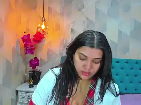 Snapshot of LindaBreeS chatting on November 14, 2025, 10:13 pm LindaBreeS online show from November 14, 2025, 10:13 pm