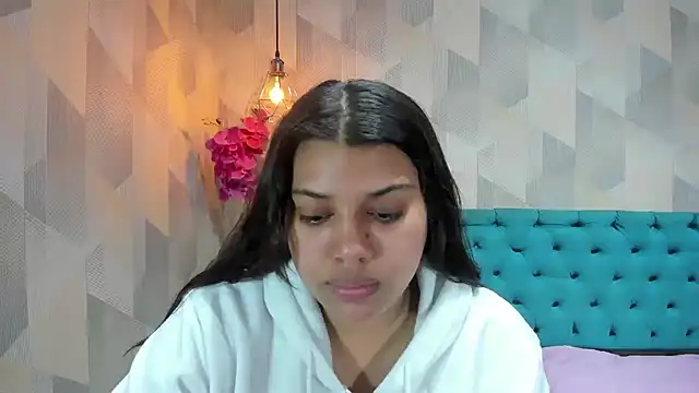 LindaBreeS online show from June 14, 2026, 3:24 pm