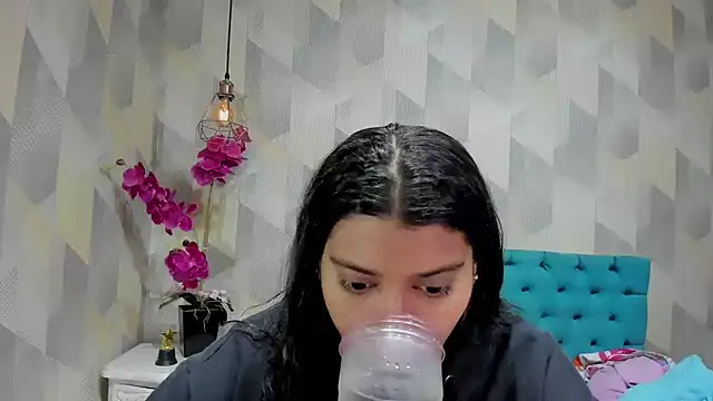 Snapshot of LindaBreeS chatting on October 10, 2025, 1:45 pm LindaBreeS online show from October 10, 2025, 1:45 pm