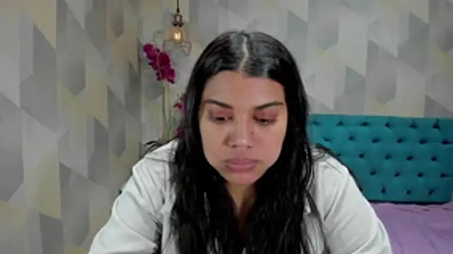 Snapshot of LindaBreeS chatting on November 8, 2025, 3:26 pm LindaBreeS online show from November 8, 2025, 3:26 pm