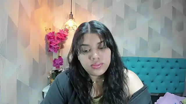 Snapshot of LindaBreeS chatting on January 18, 2026, 5:38 pm LindaBreeS online show from January 18, 2026, 5:38 pm