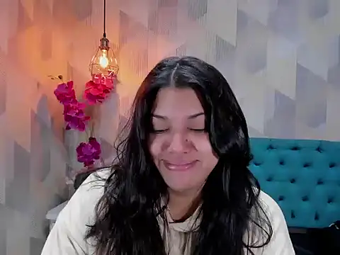 Snapshot of LindaBreeS chatting on November 22, 2025, 1:32 pm LindaBreeS online show from November 22, 2025, 1:32 pm