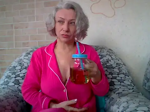 Snapshot of Lorie_Carrie chatting on April 1, 2026, 9:21 am Lorie Carrie online show from April 1, 2026, 9:21 am