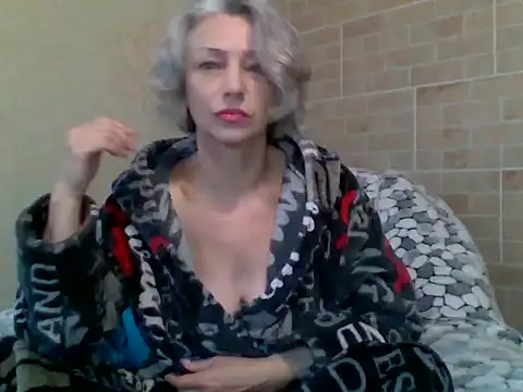 Snapshot of Lorie_Carrie chatting on November 4, 2025, 8:40 am Lorie Carrie online show from November 4, 2025, 8:40 am