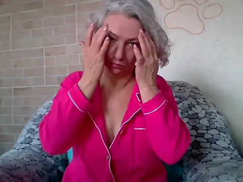 Snapshot of Lorie_Carrie chatting on April 2, 2026, 8:43 am Lorie Carrie online show from April 2, 2026, 8:43 am