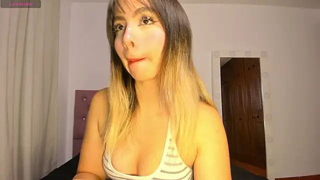 Snapshot of appocalypsee chatting on June 17, 2026, 2:22 am appocalypsee online show from June 17, 2026, 2:22 am