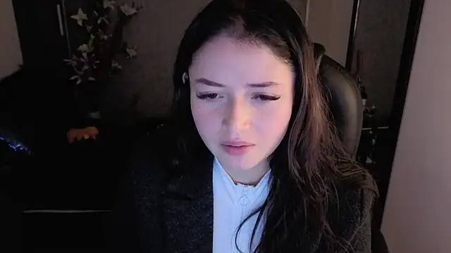 almma shy online show from October 30, 2025, 2:47 pm