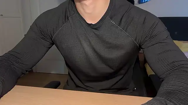 jungcock3210 online show from November 18, 2025, 1:03 pm