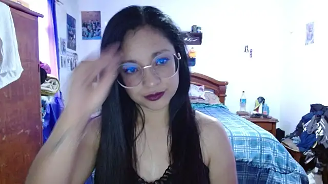 Snapshot of SerenaSweet chatting on May 18, 2026, 4:01 pm SerenaSweet online show from May 18, 2026, 4:01 pm