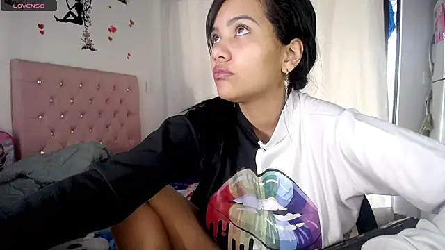 Snapshot of Kloy__sech- chatting on February 17, 2025, 2:06 pm Kloy sech- online show from February 17, 2025, 2:06 pm