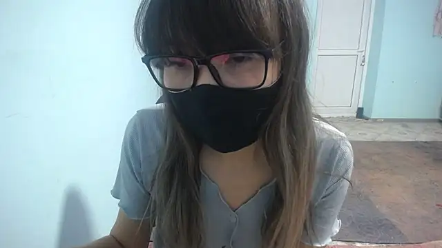 elllaaxx online show from December 5, 2025, 4:11 am