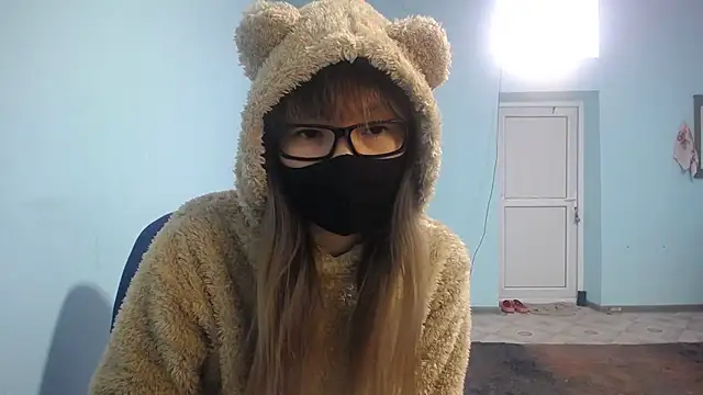 elllaaxx online show from February 22, 2025, 4:40 am