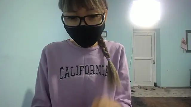 elllaaxx online show from February 2, 2025, 4:05 am