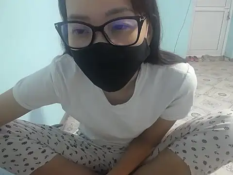 Snapshot of elllaaxx chatting on July 12, 2026, 3:40 am elllaaxx online show from July 12, 2026, 3:40 am