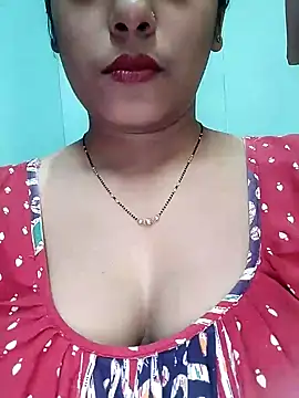 Snapshot of sexyindi_couple chatting on December 14, 2024, 6:24 am sexyindi couple online show from December 14, 2024, 6:24 am
