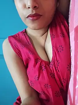 Snapshot of sexyindi_couple chatting on June 16, 2026, 5:51 am sexyindi couple online show from June 16, 2026, 5:51 am