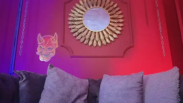 Snapshot of Julieta_Russell chatting on November 13, 2025, 12:31 pm Julieta Russell online show from November 13, 2025, 12:31 pm