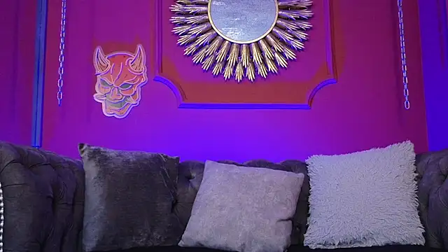 Snapshot of Julieta_Russell chatting on December 14, 2025, 12:33 pm Julieta Russell online show from December 14, 2025, 12:33 pm