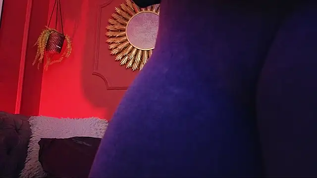 Snapshot of Julieta_Russell chatting on November 7, 2025, 12:21 pm Julieta Russell online show from November 7, 2025, 12:21 pm