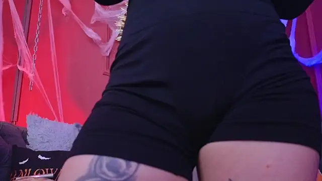 Snapshot of Julieta_Russell chatting on October 29, 2025, 11:53 am Julieta Russell online show from October 29, 2025, 11:53 am